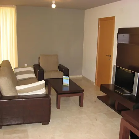 Apartment Facing The Pool *