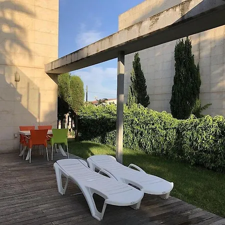 Facing The Pool * L'Escala